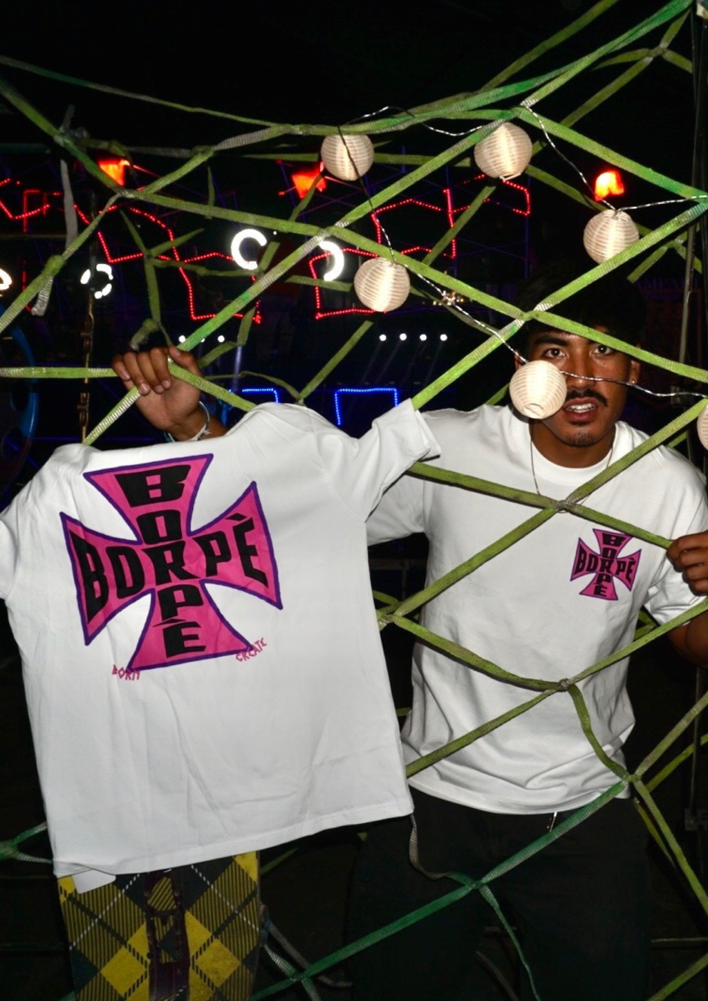 T-shirt "HOLY CHAOS" White