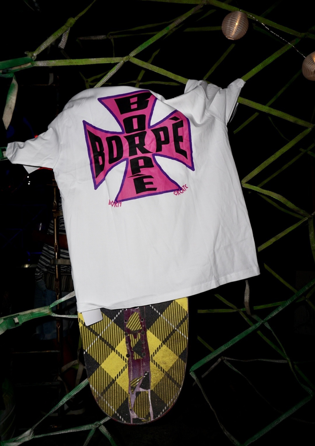 T-shirt "HOLY CHAOS" White